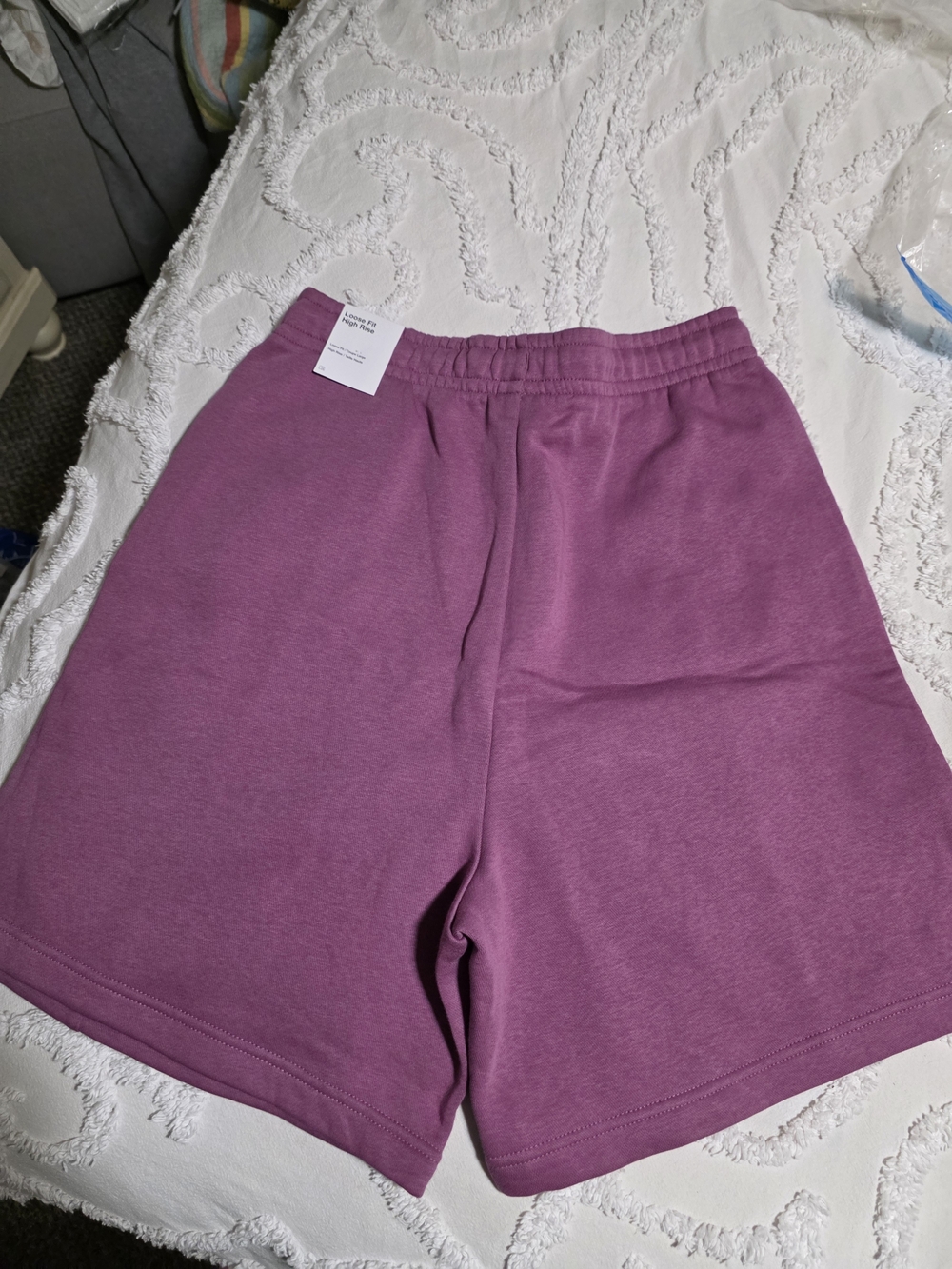 Nike Women’s Mauve Athletic  Shorts Med. - Picture 2 of 2